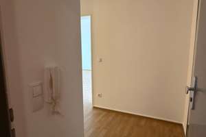 Geräumige 1,5-Zimmerwohnung mit Loggia und inkl. Keller in Hamburg-Eißendorf