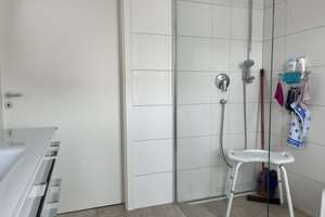 Neuwertiges Zweifamilienhaus in ruhiger, zentraler Lage von Kreuztal! – Die vollständige Adresse der Immobilie erhältst du vom Anbieter., 57223 Kreuztal – Vorschaubild 16