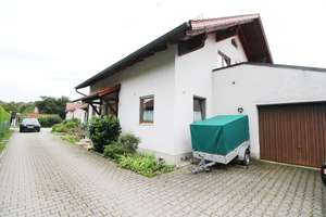 Sehr gepflegtes Einfamilienhaus/Doppelhaushälfte mit Garten und Terrasse in zentraler Lage – Die vollständige Adresse der Immobilie erhältst du vom Anbieter., 94544 Hofkirchen – Vorschaubild 6