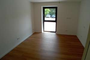 Lichtdurchflutete Erdgeschosswohnung mit modernem Komfort – Ginhardtstraße 40, 80639 Nymphenburg, München – Vorschaubild 3