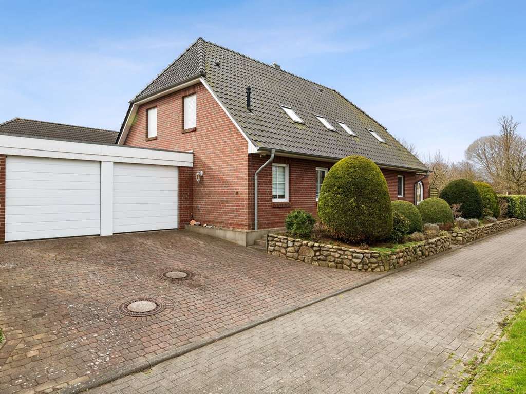 Immobilie in Winnemark - Modernes Familienhaus mit Wintergarten, Kachelofen und Doppelgarage in Winnemark - Bild 1