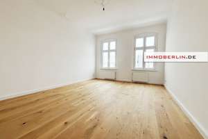 IMMOBERLIN.DE - Familienfreundliche Stuck-Altbauwohnung mit Balkon