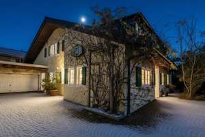 Prächtige Landhausvilla im Wald | Herrschaftliches Erdgeschoss | Einliegerwohnung – Die vollständige Adresse der Immobilie erhältst du vom Anbieter., 82131 Gauting – Vorschaubild 2