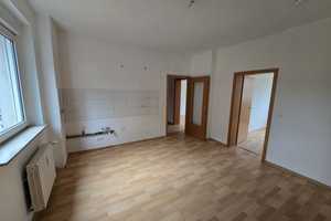 Schöne Wohnung in Lierenfeld mit neuen Design-Vinyl-Böden – Posener Str. 15, 40231 Düsseldorf – Vorschaubild 3