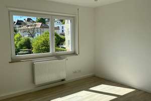 Stadtwohnung im Grünen: Helle 3,5-Zimmer-Wohnung mit Balkon im 2.OG in Stuttgart-Nord/-West – Ehrenhalde 2, 70192 Lenzhalde, Stuttgart – Vorschaubild 5