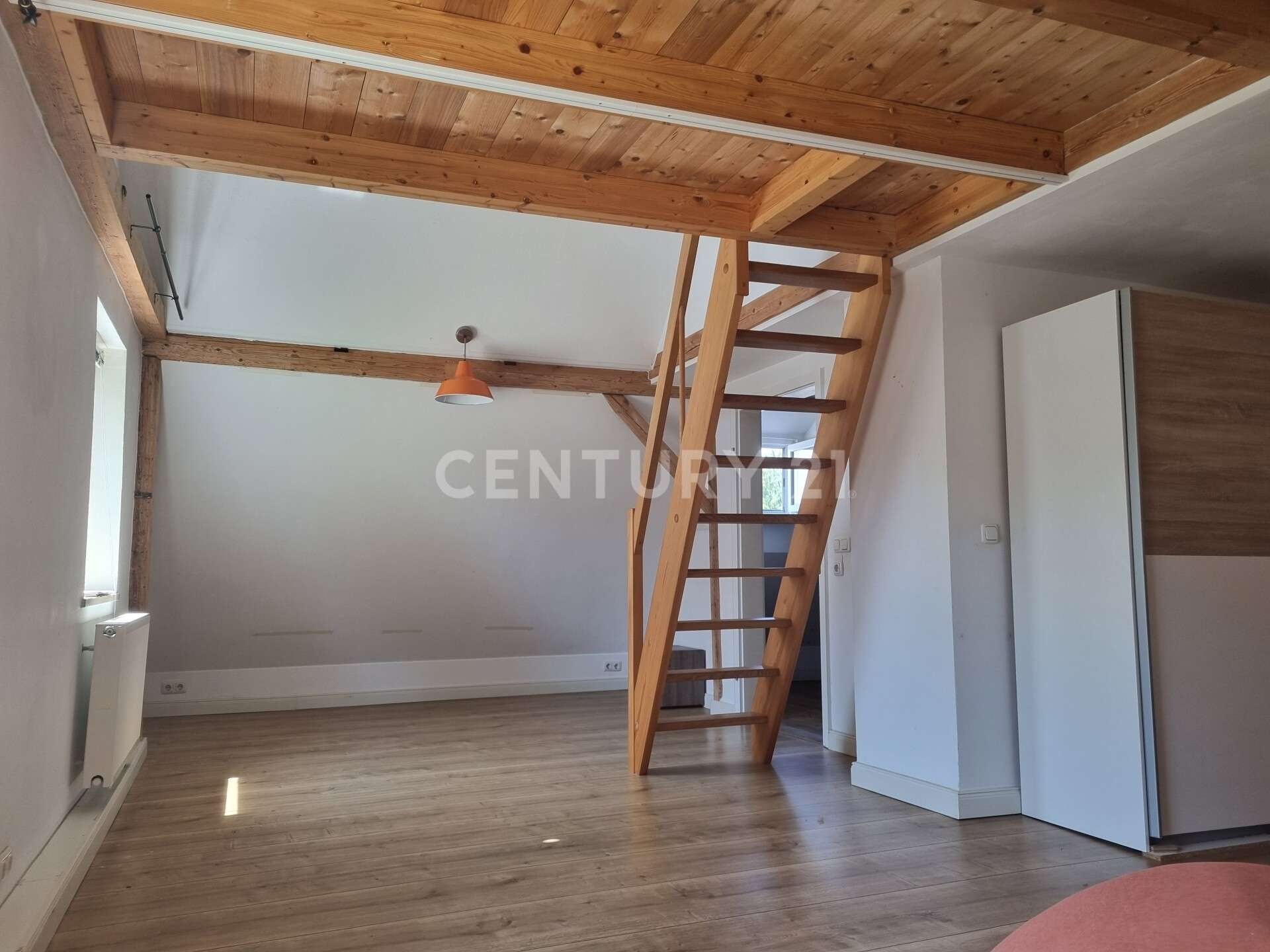 Immobilie in Hebertsfelden - Ruhe und Idylle fußläufig zur Rott: Ihr neues Zuhause mit Blick ins Grüne und Bauplatz inklusive! - Bild 4