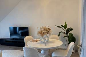 Modernisierter Altbau in Oberkassel – 4 Zimmer, 88 m², vermietet, Kapitalanlage – Die vollständige Adresse der Immobilie erhältst du vom Anbieter., 40545 Oberkassel, Düsseldorf – Vorschaubild 2