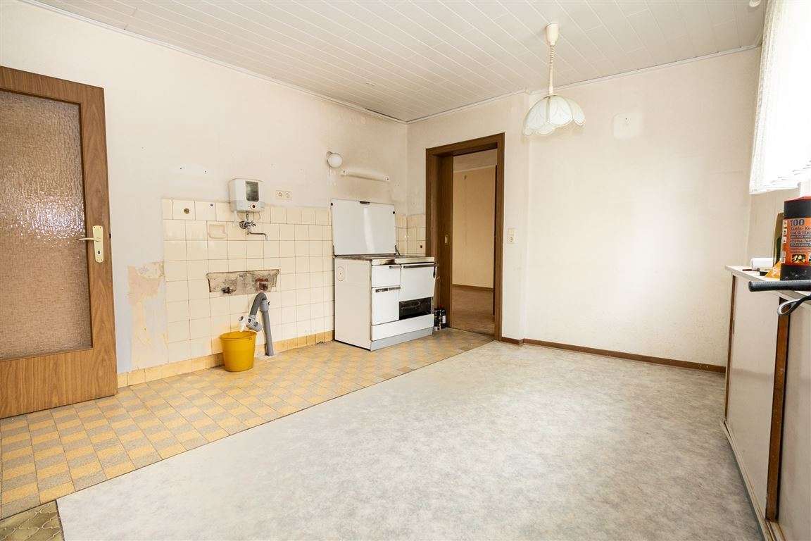 Immobilie in Berkatal - Geräumig, bezahlbar und ruhig gelegen: Massives Ein- bis Zweifamilienhaus mit Garten und Garage - Bild 6