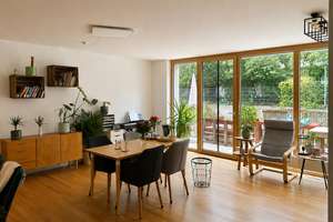 2-Zimmer Wohnung mit eigenem Gartenanteil, Carport und Hausmeisterservice am Michelsberg!