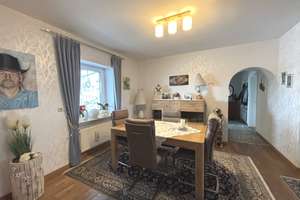 Attraktives Ein-bis Zweifamilienhaus mit PV-Anlage, Garage und Carport  – Die vollständige Adresse der Immobilie erhältst du vom Anbieter., 66571 Eppelborn – Vorschaubild 4