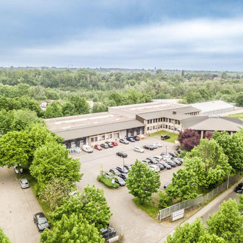 Attraktive Lager- und Produktionsfläche| 6 Rampen + 6 ebenerdige Tore