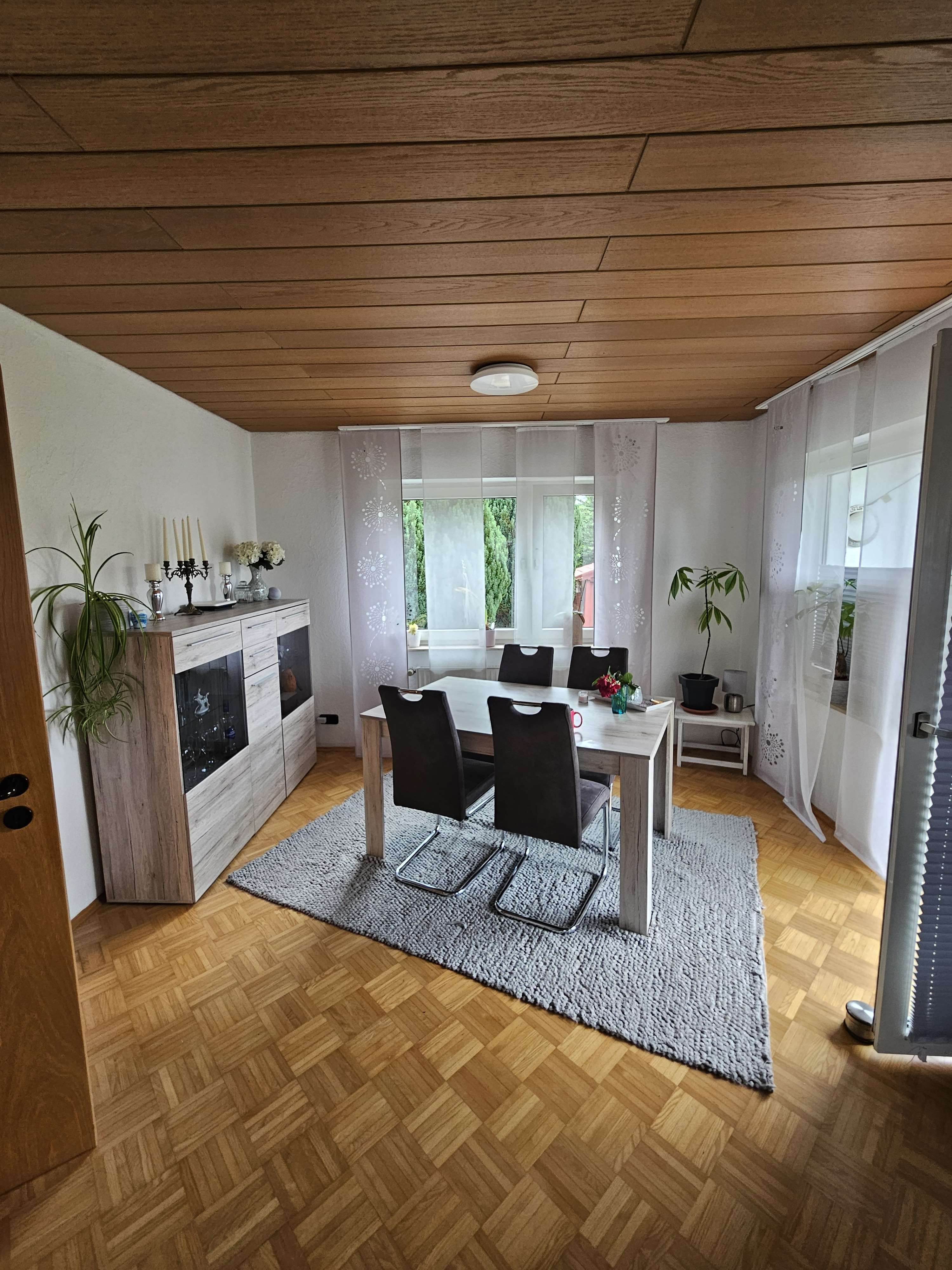 Immobilie in Dörentrup - Mehrfamilienhaus in ländlicher Lage mit Pferdewiese - Bild 8