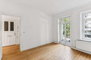 Ambiente. Balkon. Wohnung im Jugendstilhaus in begehrter Wohngegend – Methfesselstraße 24, 20257 Eimsbüttel (Ortsteil), Hamburg – Vorschaubild 3