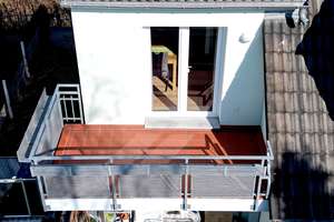 Lichtdurchflutetes Maisonette-Juwel mit Weitblick und Komfort
PREIS AUF ANFRAGE! – Die vollständige Adresse der Immobilie erhältst du vom Anbieter., 9125 Altchemnitz, Chemnitz – Vorschaubild 2