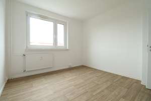 3-Raumwohnung mit Dusche, Balkon und Aufzug – Irkutsker Straße 47, 9119 Kappel, Chemnitz – Vorschaubild 1