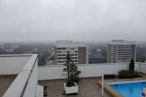 Helle, gepflegte 1-Zimmer-Whg mit Südbalkon, teilmöbliert in München/Arabellapark mit Garagenplatz – Elektrastraße 11, 81925 Parkstadt, München – Vorschaubild 4