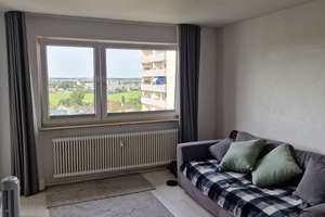 Teil-möblierte ​2-Zimmer-Wohnung mit Balkon und schöner Aussicht – Gerhart-Hauptmann-Straße 15, 91058 Schönfeld, Erlangen – Vorschaubild 1