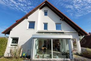 Großzügige Doppelhaushälfte mit Wintergarten – Die vollständige Adresse der Immobilie erhältst du vom Anbieter., 71720 Oberstenfeld – Vorschaubild 1
