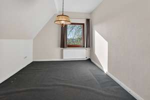Platz ohne Ende! 6-Zimmer-Haus mit 970 m² Garten & Garage in Nordenham – Die vollständige Adresse der Immobilie erhältst du vom Anbieter., 26954 Nordenham – Vorschaubild 14