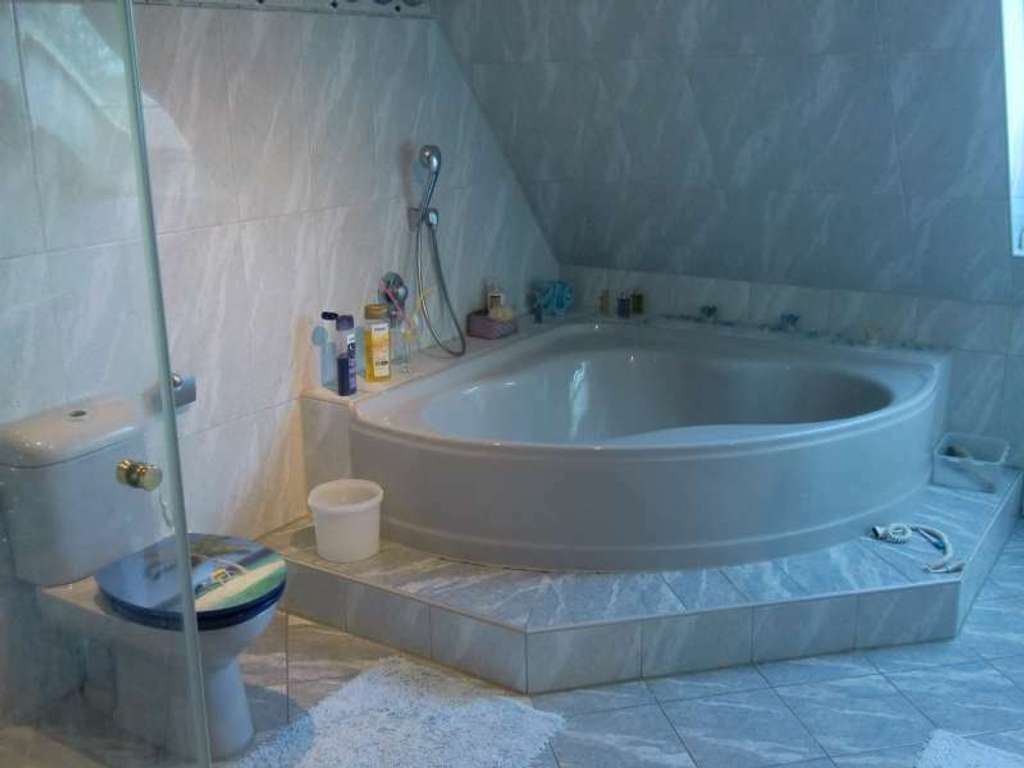 Immobilie in Damendorf - Attraktive Immobilie in Damendorf: Drei Wohneinheiten und Gewerbefläche erwarten Sie! - Bild 4