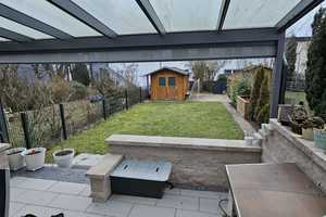 Von Privat: Schönes 5-Zimmer-Haus in 65824, Schwalbach – Main-Taunus-Kreis – Vorschaubild 1