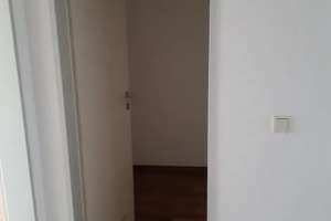 Helle 3-Zimmer-Wohnung (ca. 89 m²) mit großer Südloggia (~9 m²),  Aufzug & Tiefgarage – ruhige Lage  – Bergstraße 49, 9113 Schloßchemnitz, Chemnitz – Vorschaubild 10