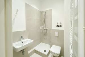 FRISCH SANIERT| RUHIGE 4- ZIMMERWOHNUNG NAHE KUDAMM | 1.OG | 2 BÄDER | WESTBALKON | PROVISIONSFREI | – Damaschkestr. 41, 10711 Halensee, Berlin – Vorschaubild 8