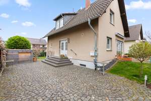 Neuer Preis! Geschmackvoll saniertes Einfamilienhaus mit Traumgarten in Rheinbacher Toplage – Die vollständige Adresse der Immobilie erhältst du vom Anbieter., 53359 Rheinbach – Vorschaubild 17