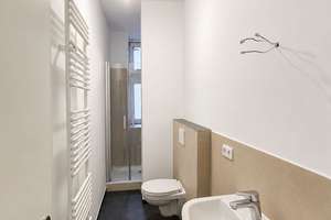 Erstbezug nach Sanierung: 1-Zimmer-Erdgeschosswohnung mit Einbauküche in Berlin-Neukölln – Anzengruberstraße 19, 12043 Neukölln (Ortsteil), Berlin – Vorschaubild 3