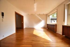 Familienglück am Rhein: Charmanter Altbau mit großem Garten, Keller, 2 Garagen und Dachterrasse – Die vollständige Adresse der Immobilie erhältst du vom Anbieter., 53225 Beuel-Mitte, Bonn – Vorschaubild 8