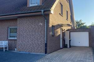 Modernisiertes Doppelhaus in Walsum Provisionsfrei