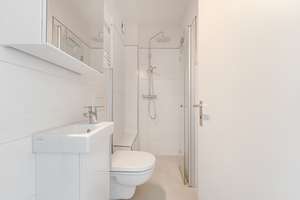 Lichtdurchflutete 3-Zimmer-Wohnung in bevorzugter Lage in Düsseldorf-Oberkassel – Die vollständige Adresse der Immobilie erhältst du vom Anbieter., 40545 Oberkassel, Düsseldorf – Vorschaubild 17