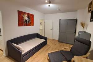 Kompaktes 1-Zimmer-Apartment: Wohnen in der Kantstraße