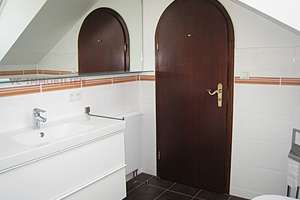 Möblierte 1 ZI.-DG-Wohnung, ca. 70 m² in München-Feldmoching-Karlsfelder Str./ Ecke Ferchenbachstr. – Karlsfelder Straße ., 80995 Feldmoching, München – Vorschaubild 9