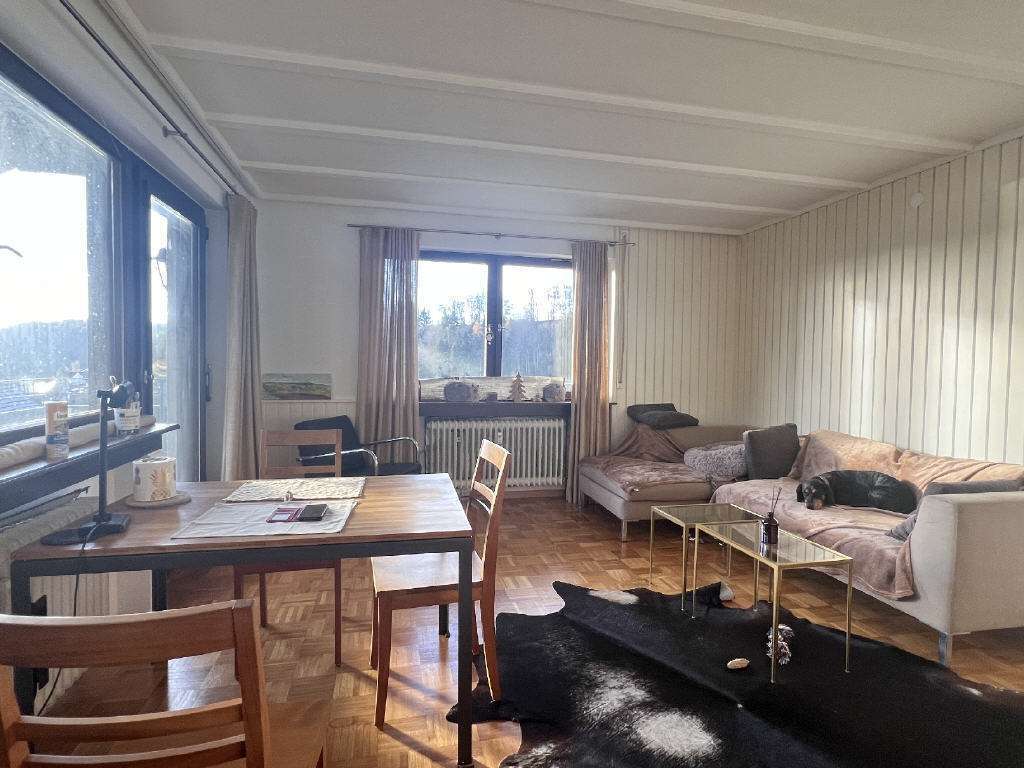 Immobilie in Bonndorf im Schwarzwald - TOP Wohnung-/Ferienwohnung mit umlaufendem Balkon und einer tollen Aussichtslage - Bild 2