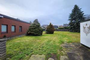 Bungalow im Grünen in zweiter Reihe auf rd. 3.500 m² großem Grundstück mit mehreren Garagen! – Die vollständige Adresse der Immobilie erhältst du vom Anbieter., 46045 Dümpten, Oberhausen – Vorschaubild 2