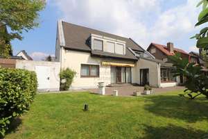 Stilvolle und großzügige 3-Raum Erdgeschosswohnung mit tollem Garten im 2-Fam.-Haus in TOP-Lage! – Die vollständige Adresse der Immobilie erhältst du vom Anbieter., 47259 Huckingen, Duisburg – Vorschaubild 3
