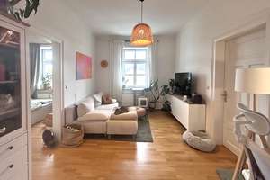 Schöne, helle 3-Zimmer-Altbauwohnung mit Wohnküche und Balkon am Pasinger Stadtpark! – Engelbertstraße 2, 81241 Pasing, München – Vorschaubild 4