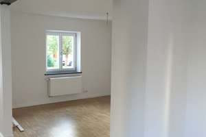 Doppelhaushälfte mit Garten, Garagen und Stellplatz – 87719 Mindelheim – Vorschaubild 4