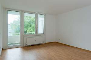 * SCHMUCKSTÜCK ZUM VERLIEBEN *  ren. 2-Zimmer-Wohnung m. Balkon – Ottostraße 19, 47198 Hochheide, Duisburg – Vorschaubild 1