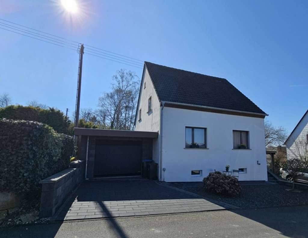 Immobilie in Morbach - Freistehendes Einfamilienhaus mit großem Garten in ruhiger Wohnlage zwischen Mosel und Hunsrück - Bild 0