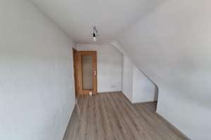 Schönes Wohnen unterm Dach – Einziehen und Wohlfühlen! – Rappenstraße 6, 89079 Einsingen, Ulm – Vorschaubild 9
