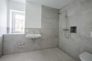 Selbstnutzer oder Kapitalanleger aufgepasst: West-Terrasse, Tageslicht-Badezimmer, Aufzug - Chance – Marbachstraße 12b, 81369 Mittersendling, München – Vorschaubild 7