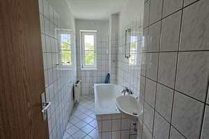bei uns ZUHAUSE Bad und Küche mit Fenster – Curiestr. 47, 39124 Neue Neustadt, Magdeburg – Vorschaubild 8