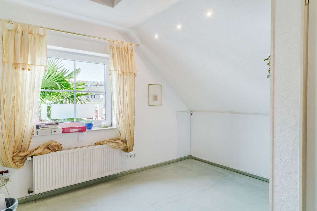 Immobilie in Niederwerth - Hier fühlt man sich wohl! 
Schöne Doppelhaushälfte auf dem Niederwerth - Bild 14