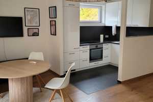 Voll ausgestattete (möblierte) 2-Zi-Wohnung mit Balkon & Einbauküche, M-Hirschgarten (unbefristet) – Wotanstraße 40, 80639 München – Vorschaubild 12
