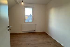 Wohnen mit Charakter: 4-Zimmer-Wohnung in Gernsheim – Die vollständige Adresse der Immobilie erhältst du vom Anbieter., 64579 Gernsheim – Vorschaubild 3