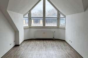 Charmante Dachgeschosswohnung mit toller Aussicht! Im Zentrum von Essen-Kray! – Krayer Straße 227, 45307 Kray, Essen – Vorschaubild 4
