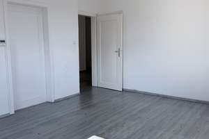 Altbaucharm, 3 Zimmer, inkl. EBK. auch als WG geeignet