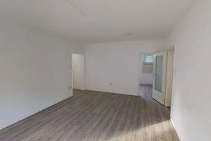 Viel Raum zum Leben: Gepflegte 4-Zimmer-Wohnung mit Balkon, Einbauschränken & 2 Bädern – Am Heilandsfrieden 11, 33104 Schloß Neuhaus, Paderborn – Vorschaubild 2
